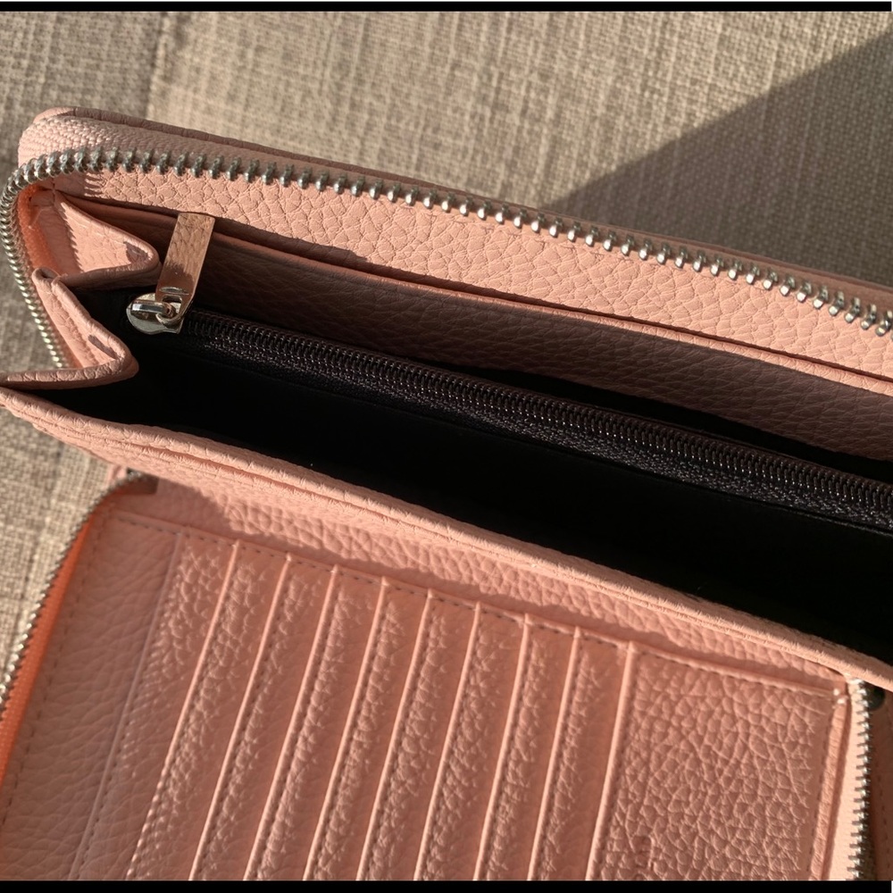 Pink wallet - Picture 3 of 5